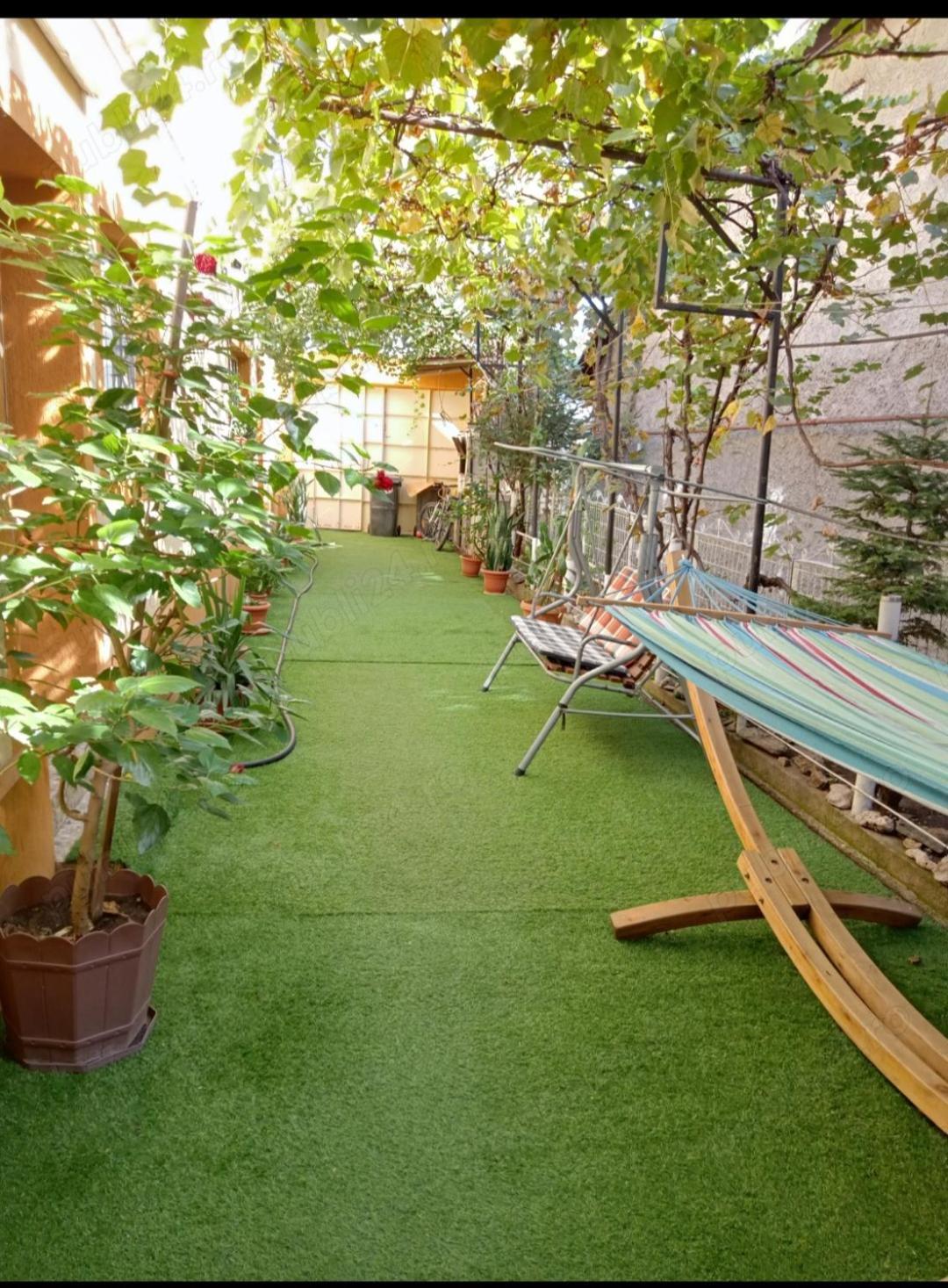Apartment Casuta Galbena *